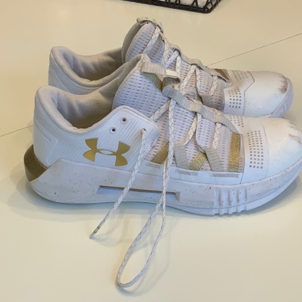 Womens Under Armour volley ball shoes